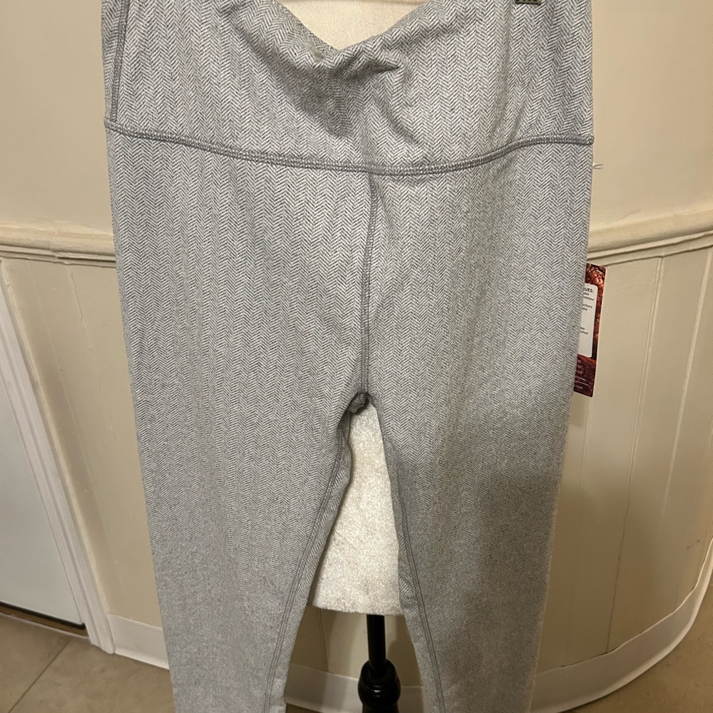 NWT Woman’s Kyodan Outdoor High Waisted Leggings Size Large ( Run Very Small)
